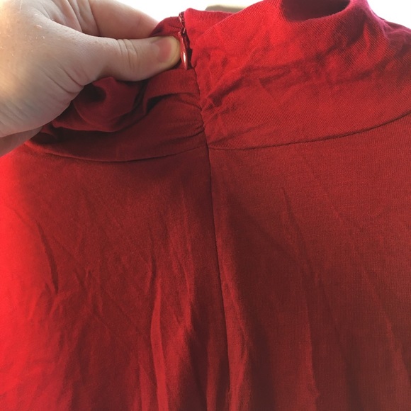Red turtle neck - Picture 6 of 8